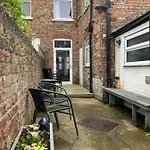 ロッジ Riverside - Quaint Victorian By The River ヨーク