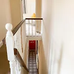 ロッジ Riverside - Quaint Victorian By The River