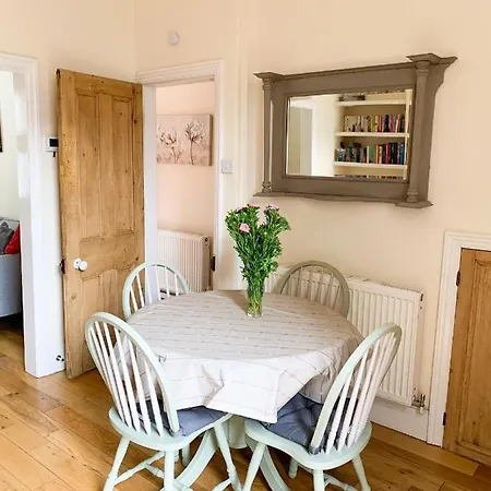 Alojamento de Turismo Selvagem Riverside - Quaint Victorian By The River York