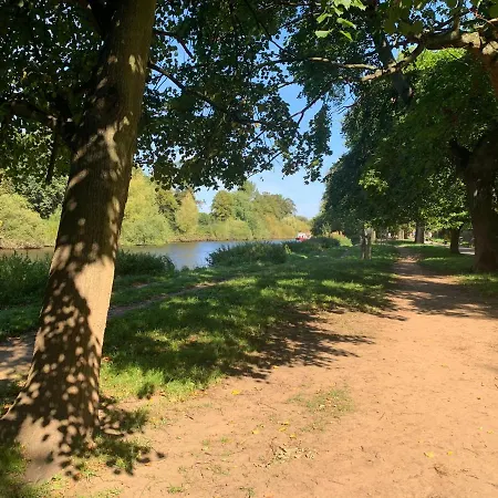 Riverside - Quaint Victorian By The River Alojamento de Turismo Selvagem *