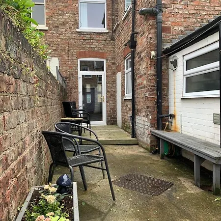 Lodge Riverside - Quaint Victorian By The River York