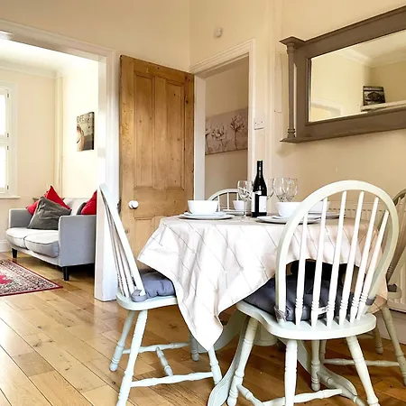 Domek letniskowy Riverside - Quaint Victorian By The River York