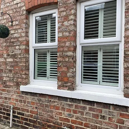 Lodge Riverside - Quaint Victorian By The River