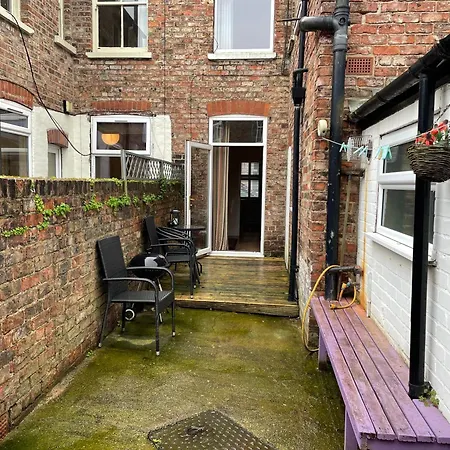 Lodge Riverside - Quaint Victorian By The River