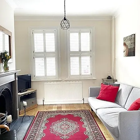 Hytte Riverside - Quaint Victorian By The River York