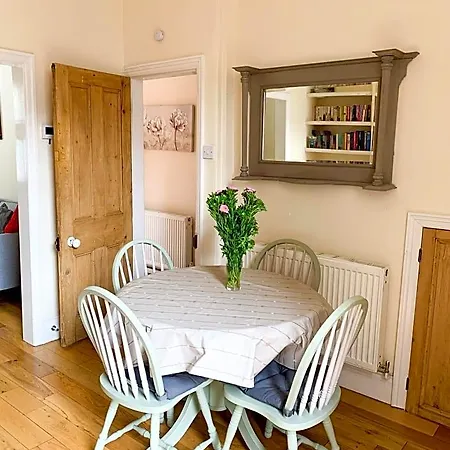 Riverside - Quaint Victorian By The River * York
