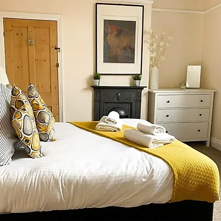 Hytte Riverside - Quaint Victorian By The River York