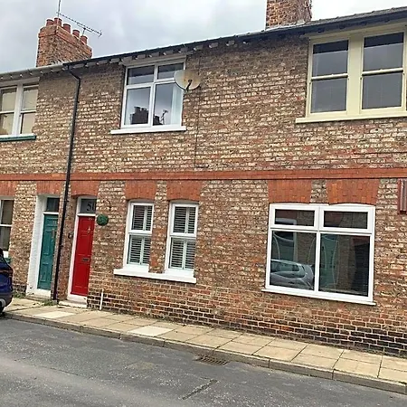 Hytte Riverside - Quaint Victorian By The River York