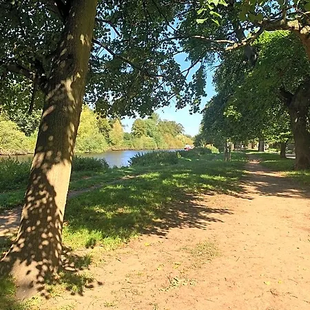 Riverside - Quaint Victorian By The River *