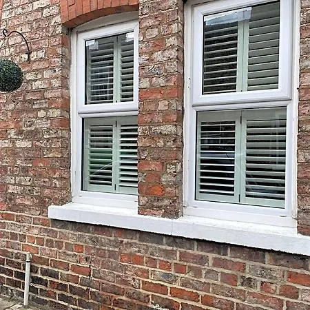 Hytte Riverside - Quaint Victorian By The River York