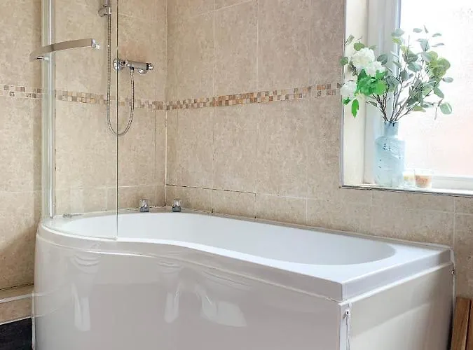 Lodge Riverside - Quaint Victorian By The River