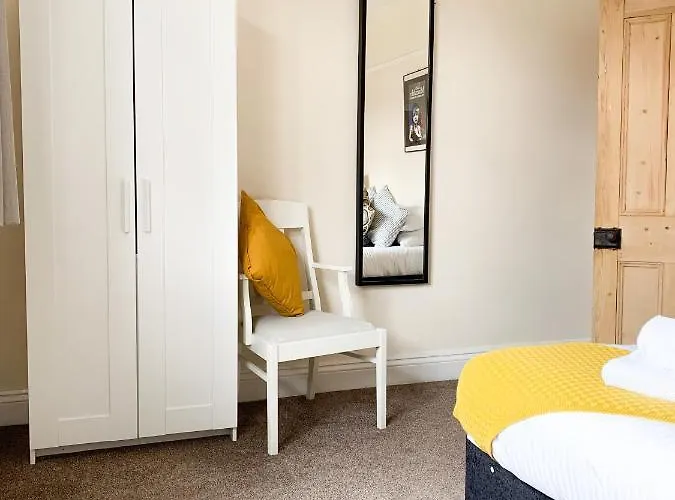 Lodge Riverside - Quaint Victorian By The River York