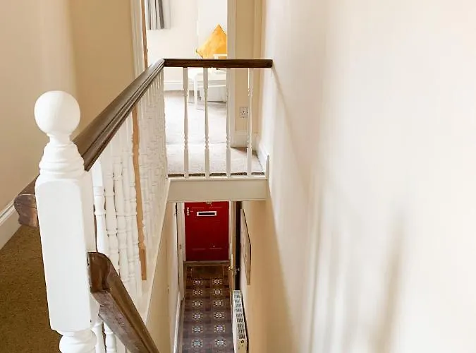 Lodge Riverside - Quaint Victorian By The River