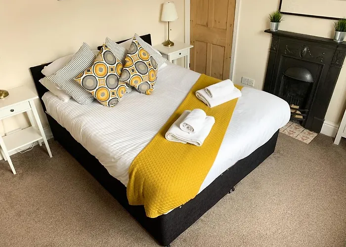 Lodge Riverside - Quaint Victorian By The River *