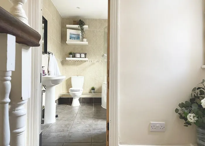 Lodge Riverside - Quaint Victorian By The River York