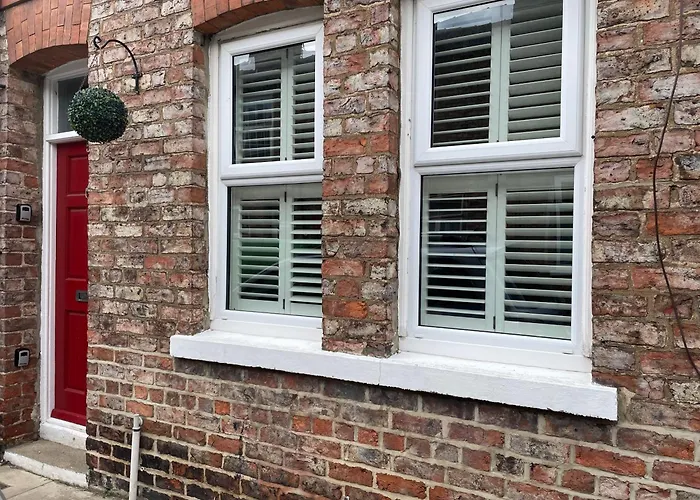 Lodge Riverside - Quaint Victorian By The River