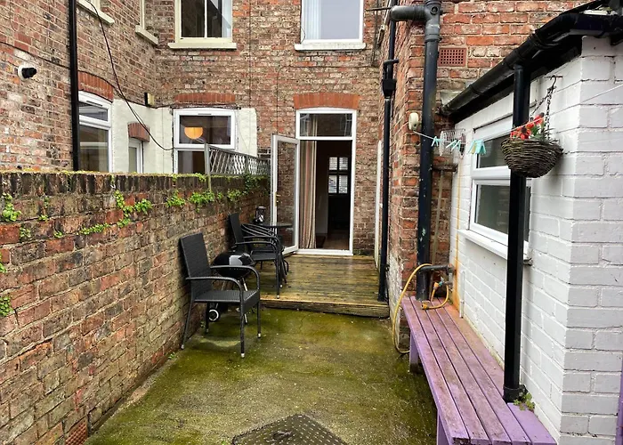 Lodge Riverside - Quaint Victorian By The River