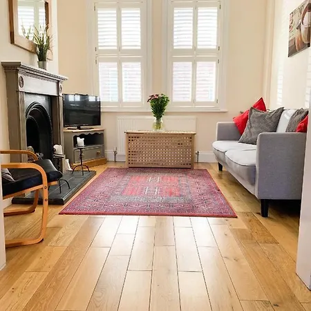 Riverside - Quaint Victorian By The River * York