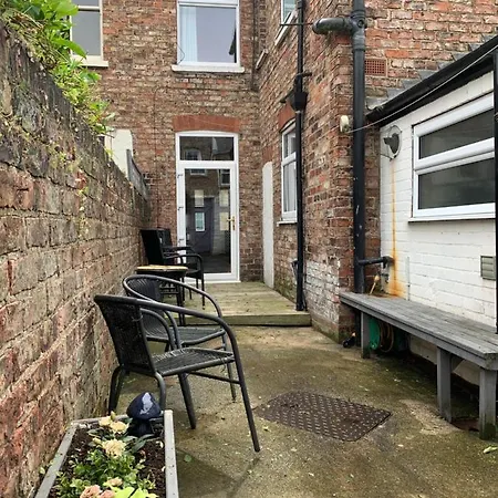 Domek letniskowy Riverside - Quaint Victorian By The River York